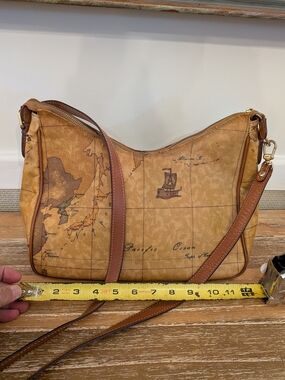 Alviero Martini Map-Print Shoulder Bag in Tan